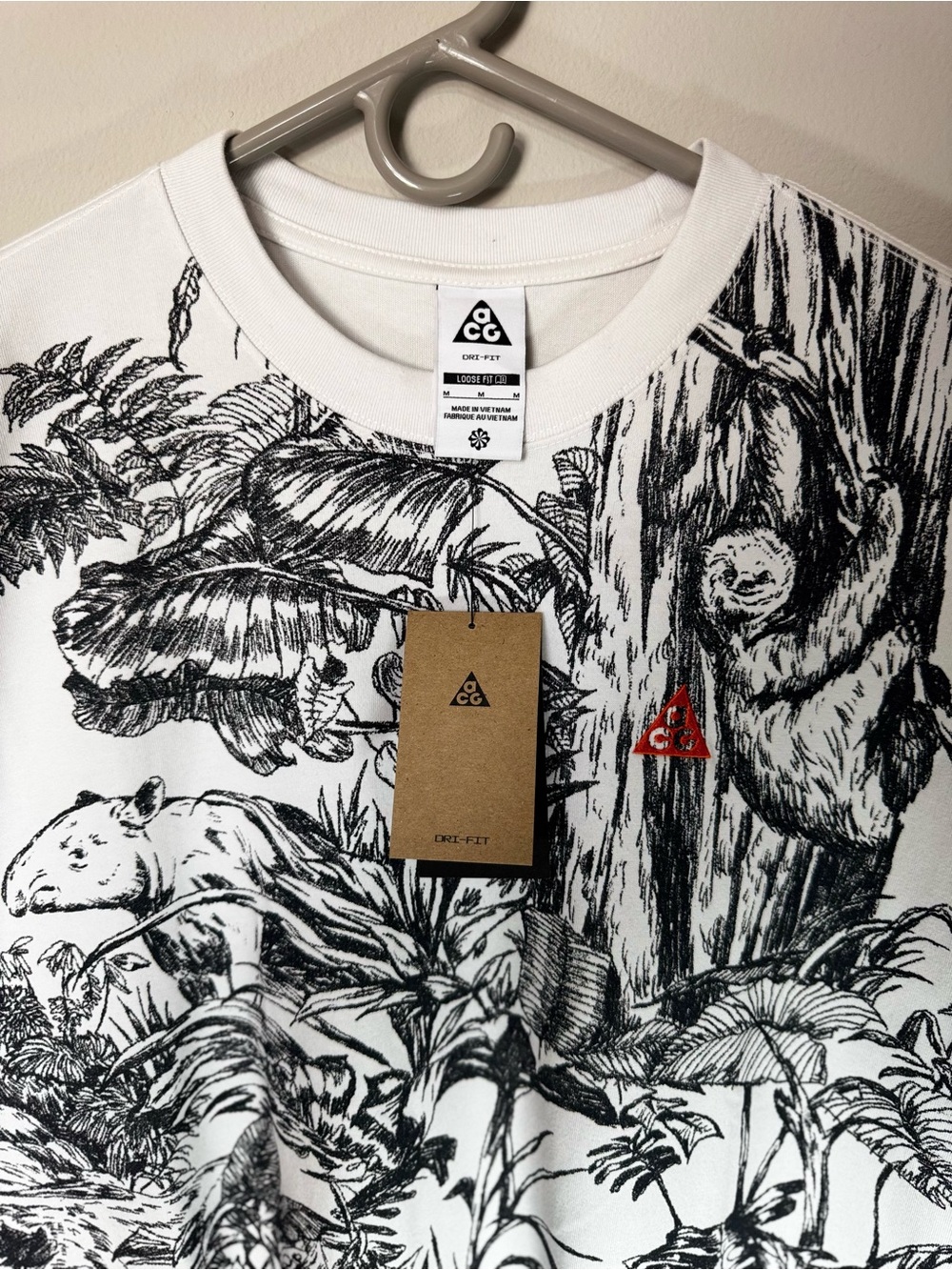 Nike ACG White Jungle Graphic Men's T-Shirt size M - Picture 3 of 8
